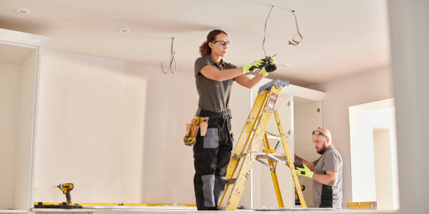 Best Electrical Installation Contractor  in Smithville, TX