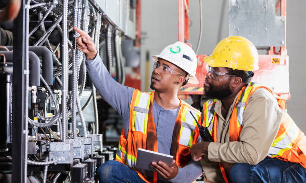Best Affordable Electrician  in Smithville, TX