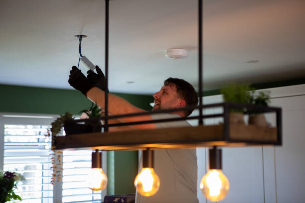 Best Electrician Near Me  in Smithville, TX